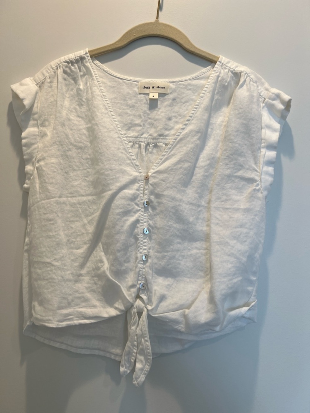 cloth & stone White Linene Tie-Front Button V-Neck Top